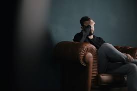 I segnali silenziosi: come riconoscere la depressione e trovare la strada verso la guarigione